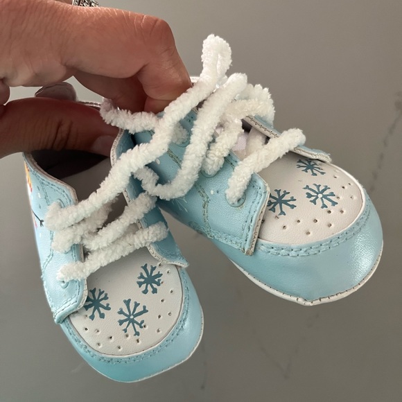 Little Tootsies Hand Painted Winter Shoes - Picture 4 of 7